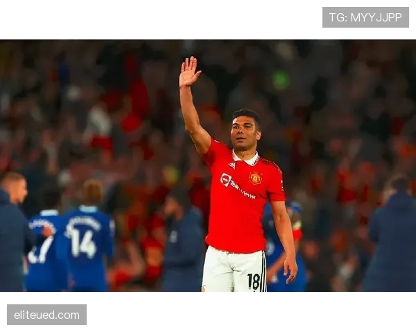 布斯克茨与卡塞米罗在控球驱动下展现中场分散趋势