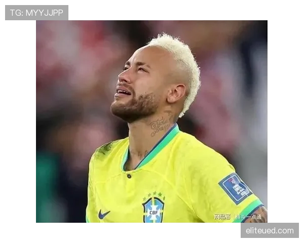 内马尔踢边路还是前腰更高效？解析其最佳战术定位